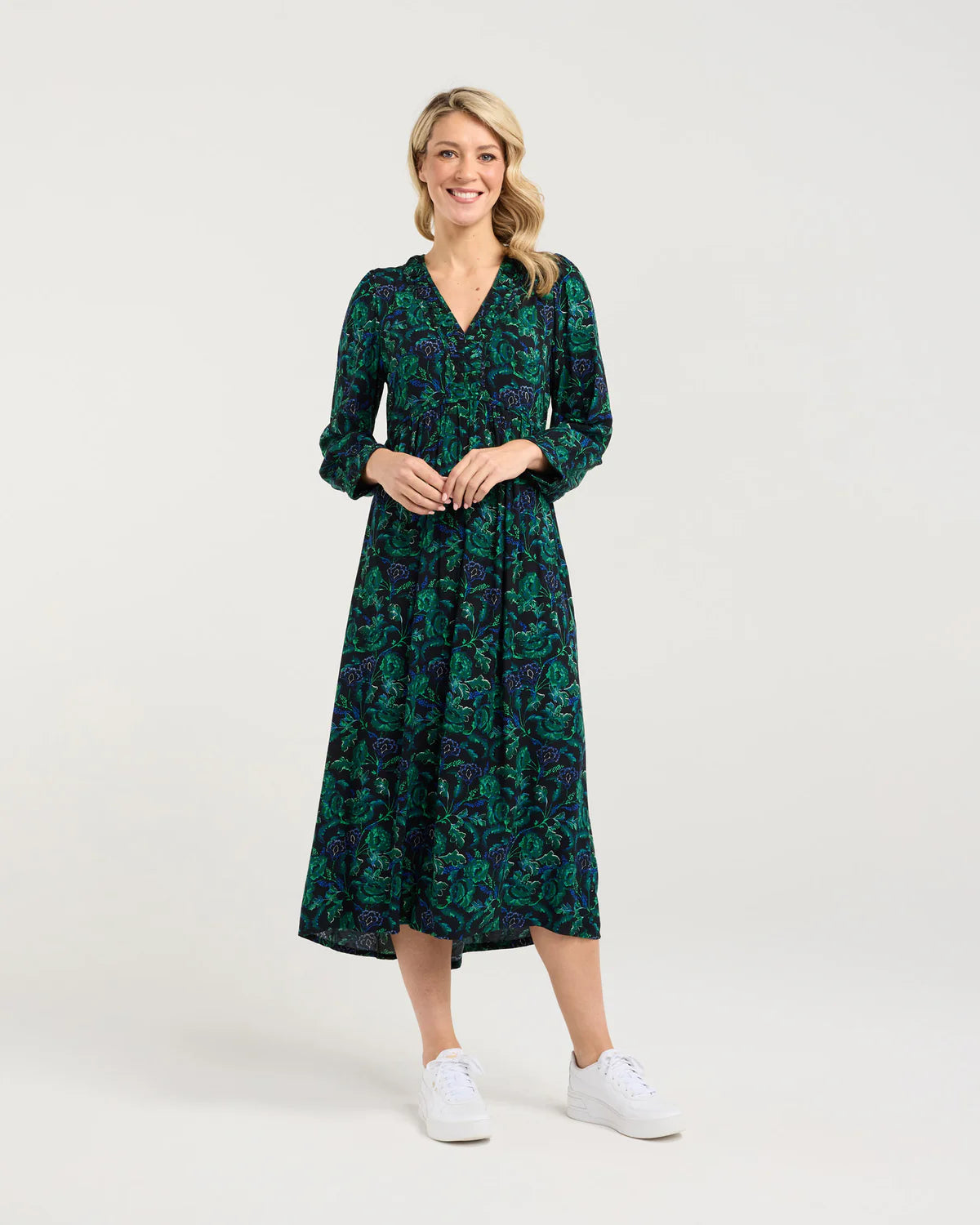 Julia Gthered V Neck Dress Black Dahlia