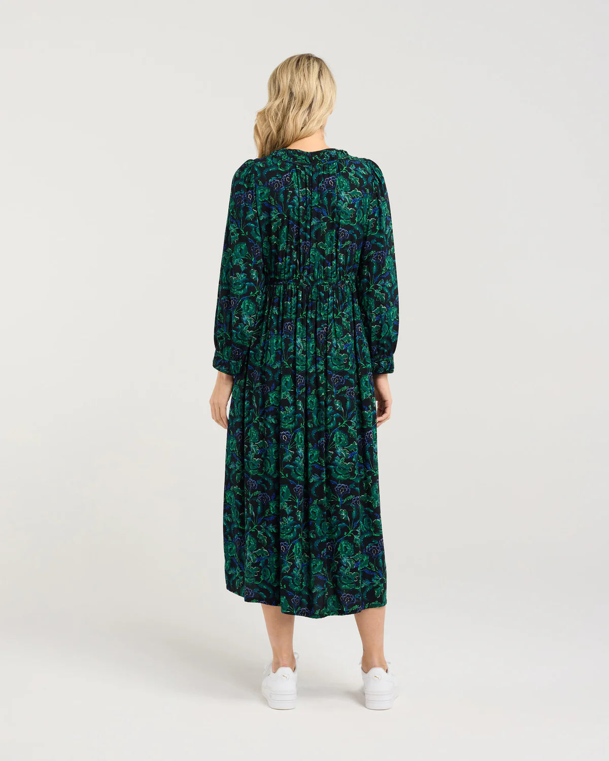 Julia Gthered V Neck Dress Black Dahlia