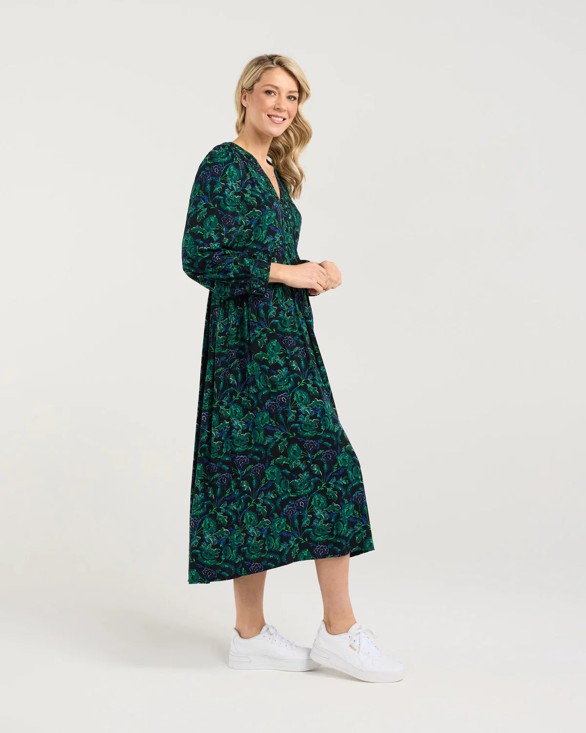 Julia Gthered V Neck Dress Black Dahlia