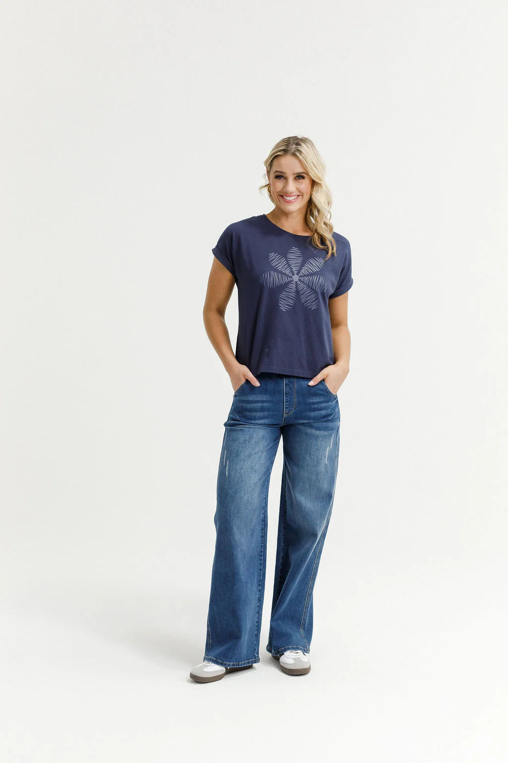 Jackie Tee Navy Daisy