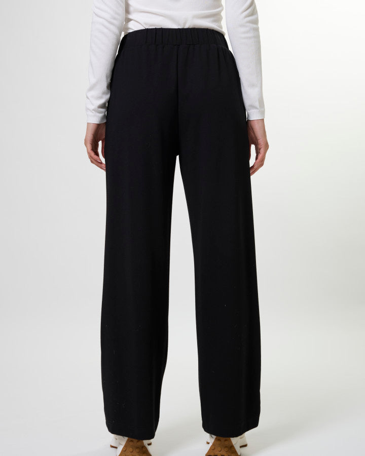 Ria Pant Black